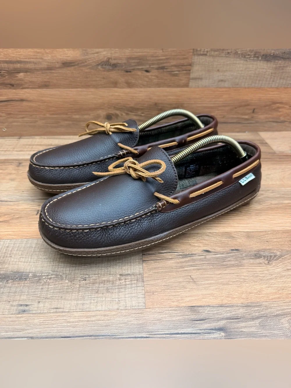 L.L. Bean Men’s size 10 Dark Brown Leather Boat Shoes with Laces